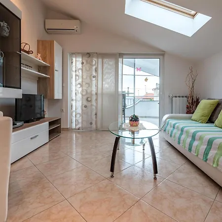 2 Bedroom Lovely Apartment In Zadar * Zadar