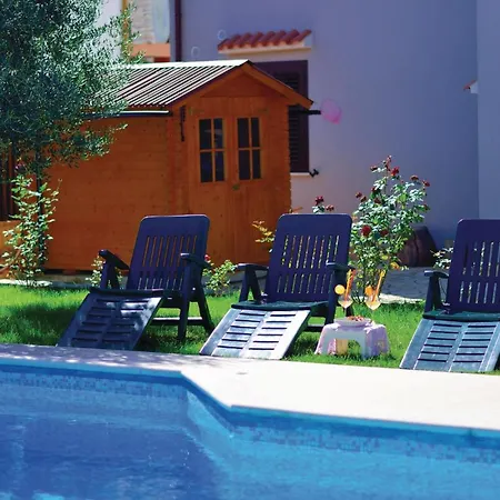 Apartment 2 Bedroom Lovely Apartment In Zadar *
