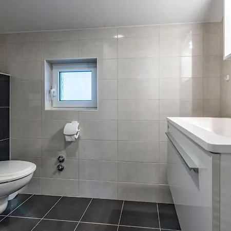 아파트 2 Bedroom Lovely In