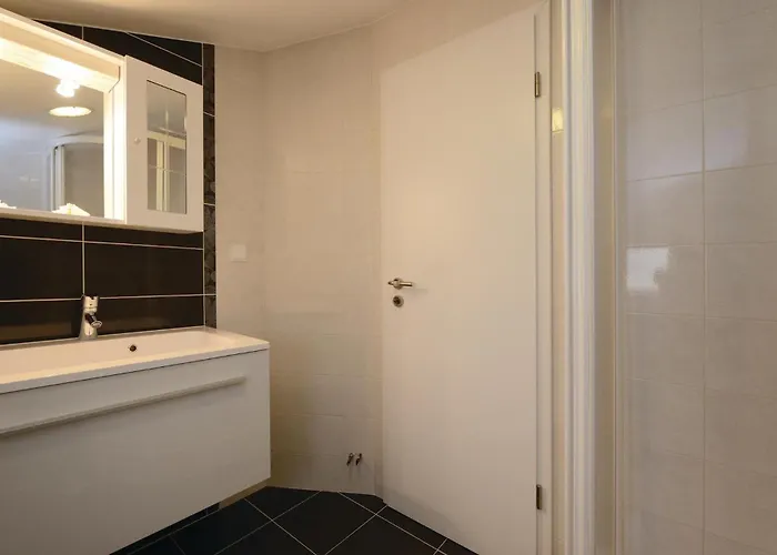 Apartment Hrvoja 05 *