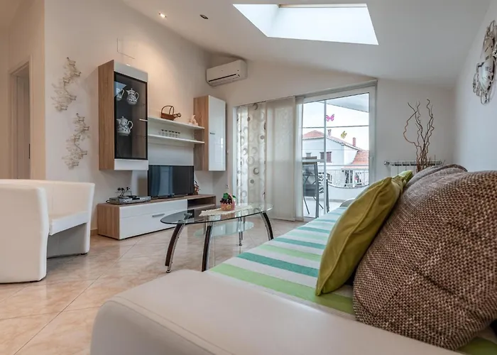 Apartment Apartment Hrvoja 05 *